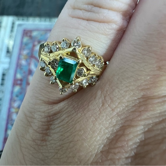 14k Yellow Gold Diamond & Emerald Ring - Picture 4 of 8